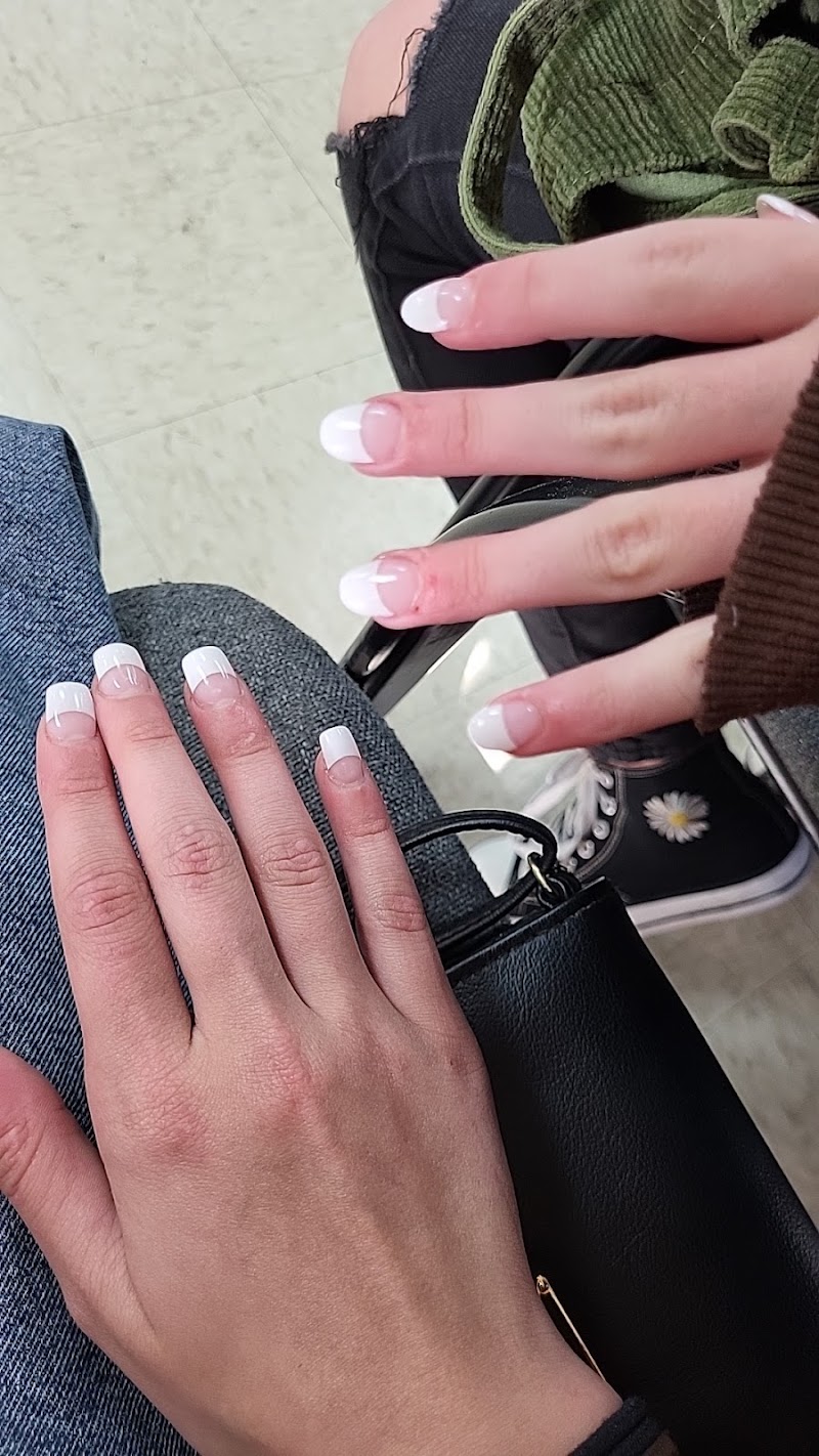 Q Nails