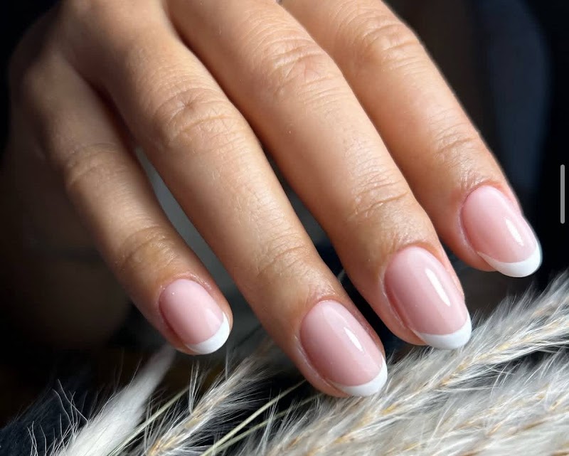 Nadira Nail
